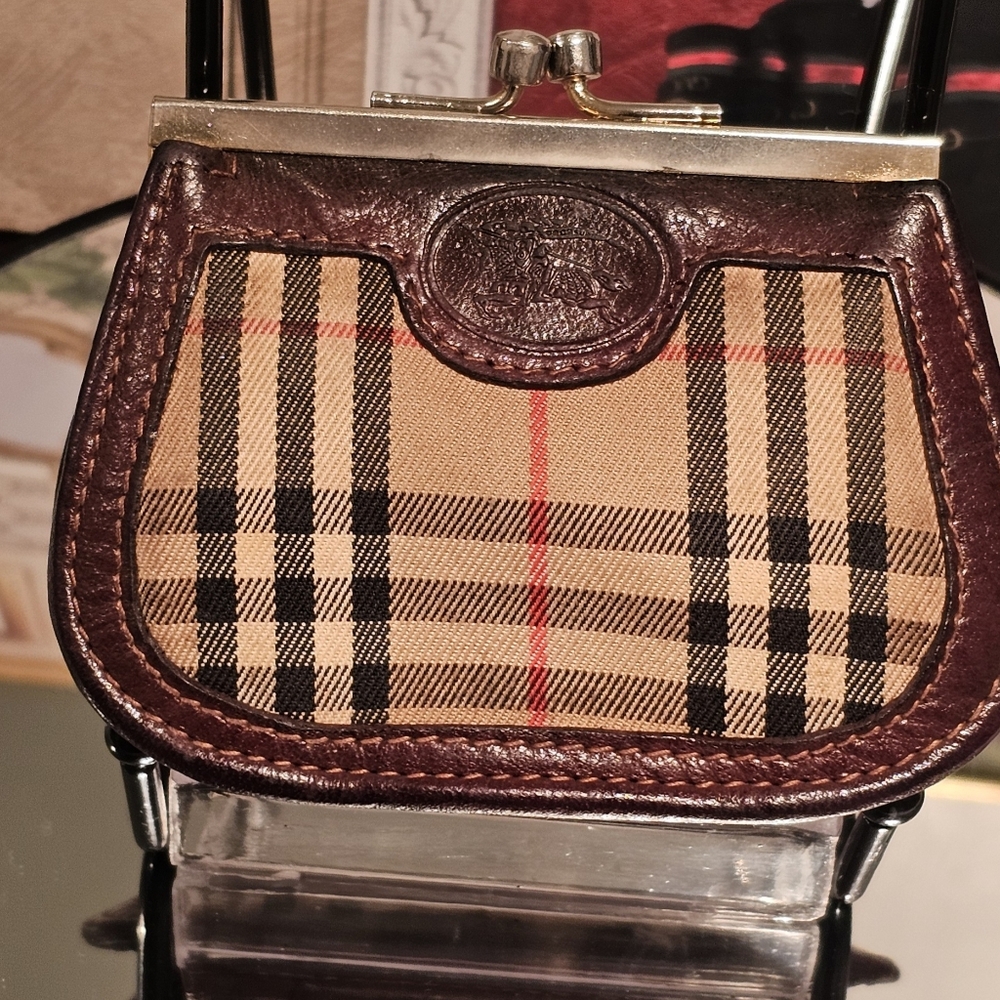 BURBERRY VINTAGE  KISSLOCK COIN POUCH